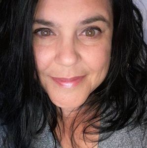 Meet your Posher, Daniela